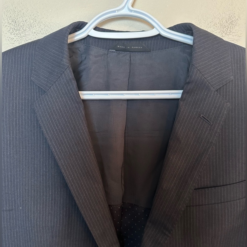 Hugo Boss Size 40R - Picture 5 of 10